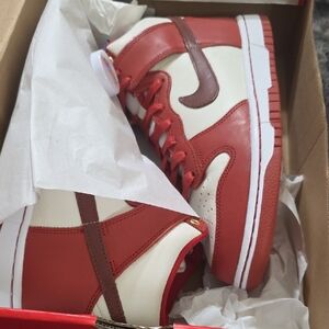 Nike Womens Dunk High LXX Size US 8